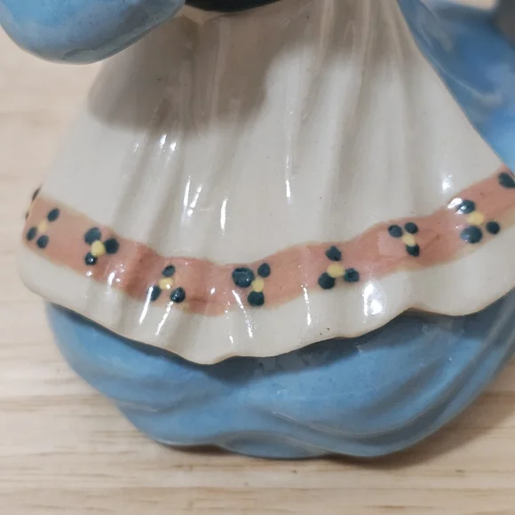 Vintage Ceramic Arts Studio Betty Harrington Disney Alice In Wonderland Figurine